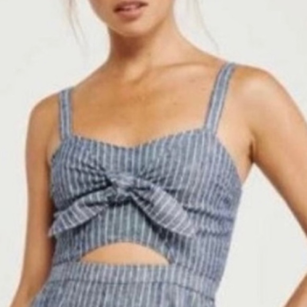 Abercrombie Crop Top Linen & Cotton Blend size XS blue and white stripe